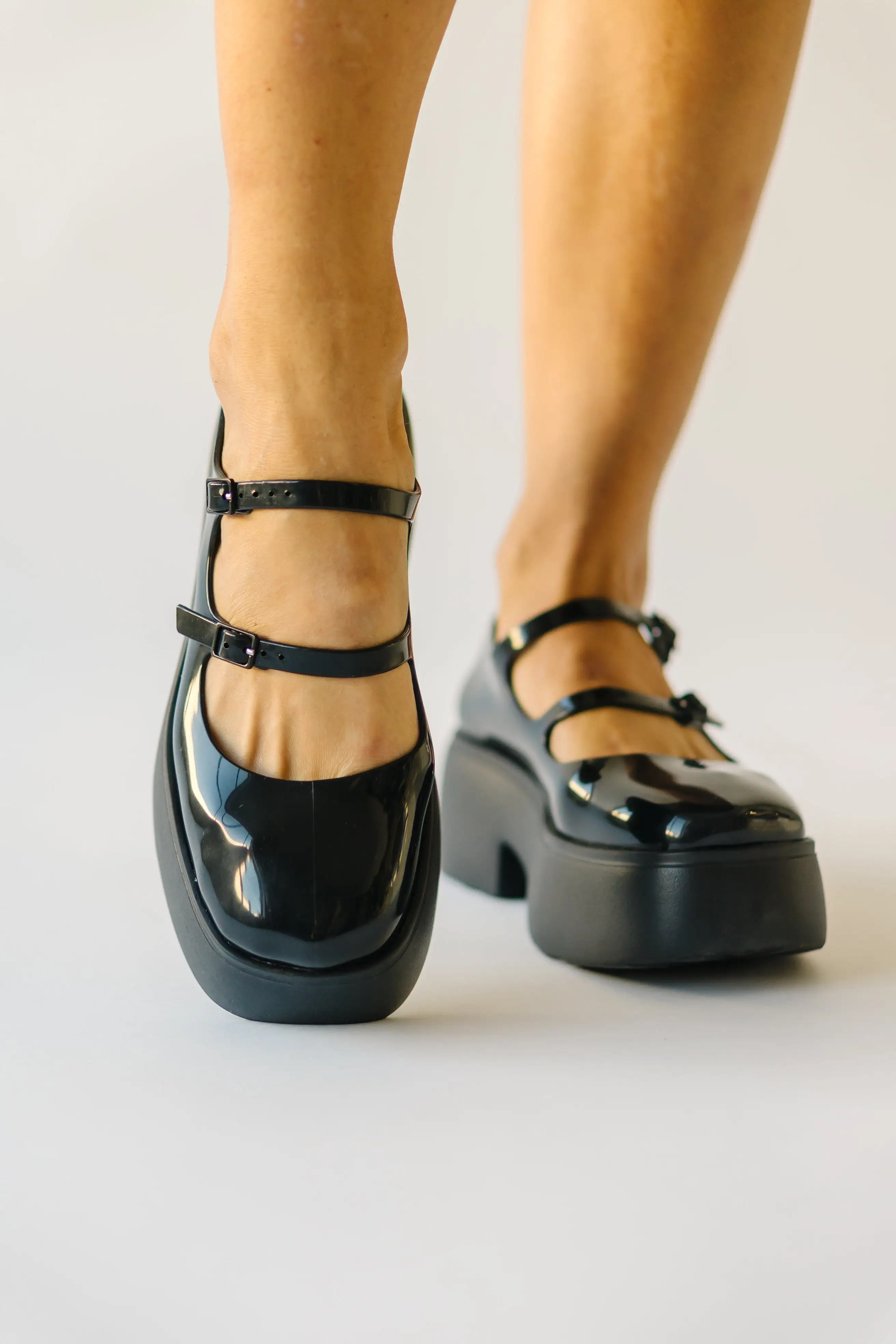 Melissa: Farah Jelly Platform in Black