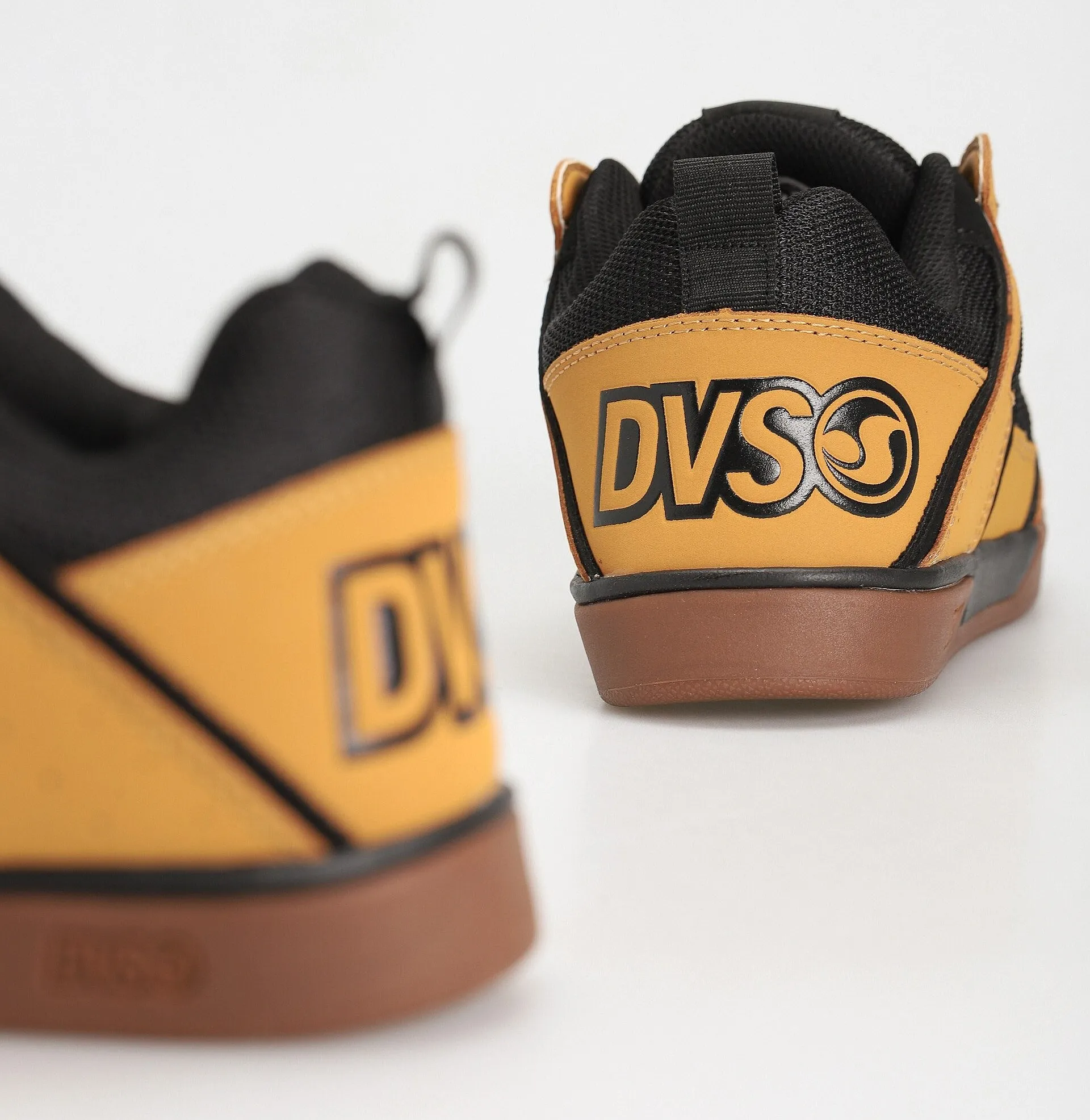 shoes DVS Comanche 2.0+ - Chamois/Black/Gum/Nubuck - men´s