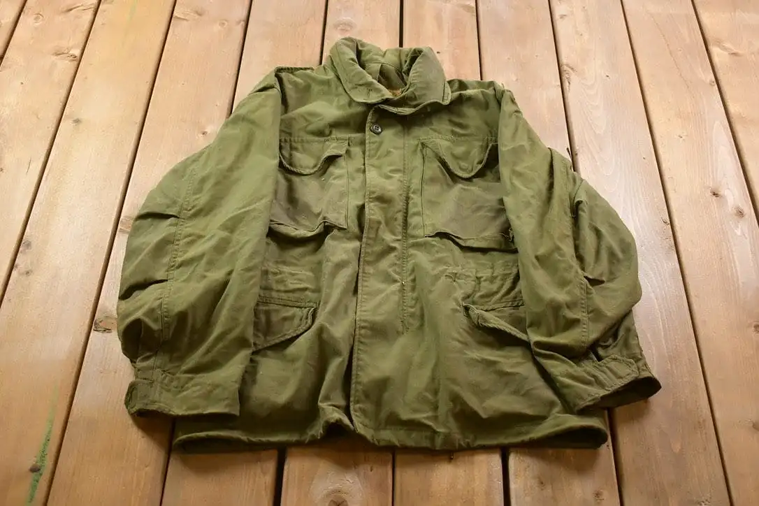 Vintage 1977 Military Cold Weather Field Coat / Zip Up Jacket / US Army Green / Vintage Army / Streetwear Fashion / Army Jacket